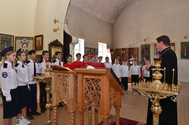 Экскурсия в храм Святителя Николая - МБОУ Лакедемоновская СОШ